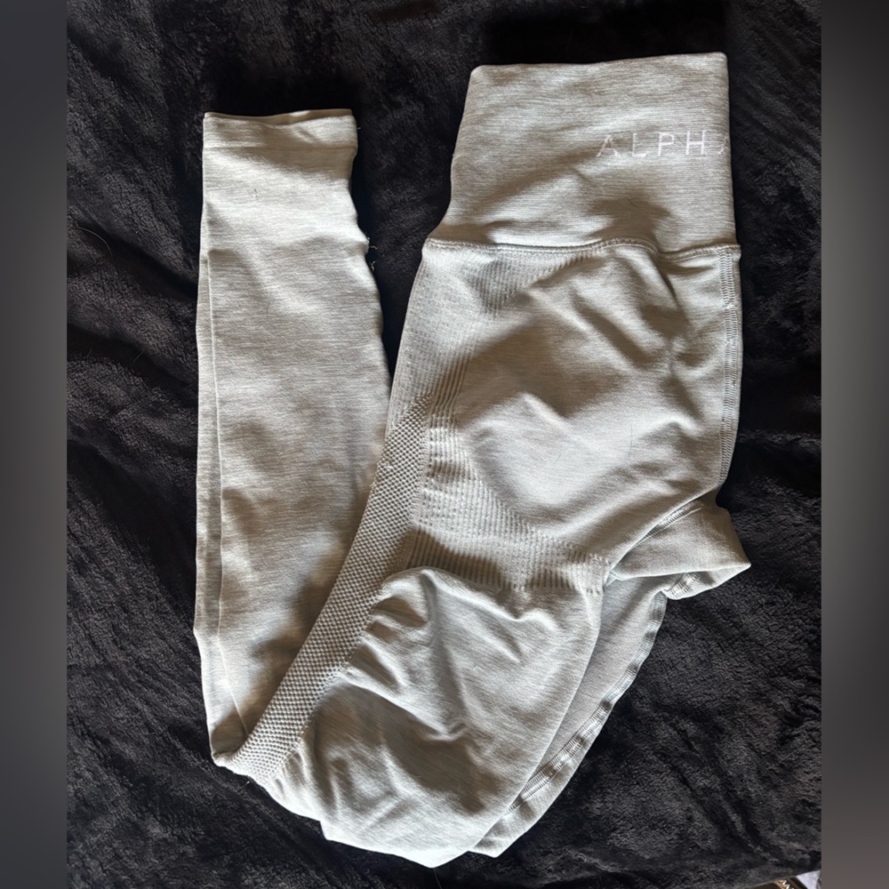 Alphalete gray leggings